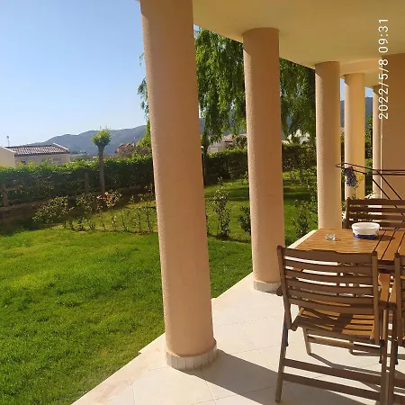 Lejlighed 1-bedroom W/ Studio Kitchen In 5* *